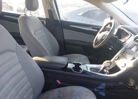 2014 Ford Fusion Hybrid S z USA, uszkodzony, nr VIN 3FA6P0UU2ER359933